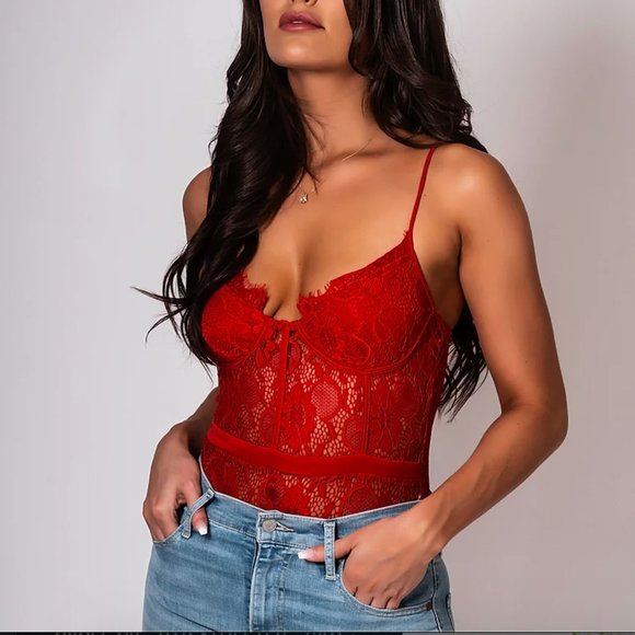 DAWN- Red Lace Bodysuit - Picture 2 of 3